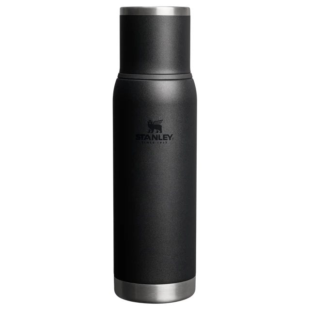 Web_PNG_Square-TheAdventureTo-GoBottle1.1QT-Black2.0-Front Stanley Adventure To-Go Bottle | 1L - Black 2.0 – Bild 1